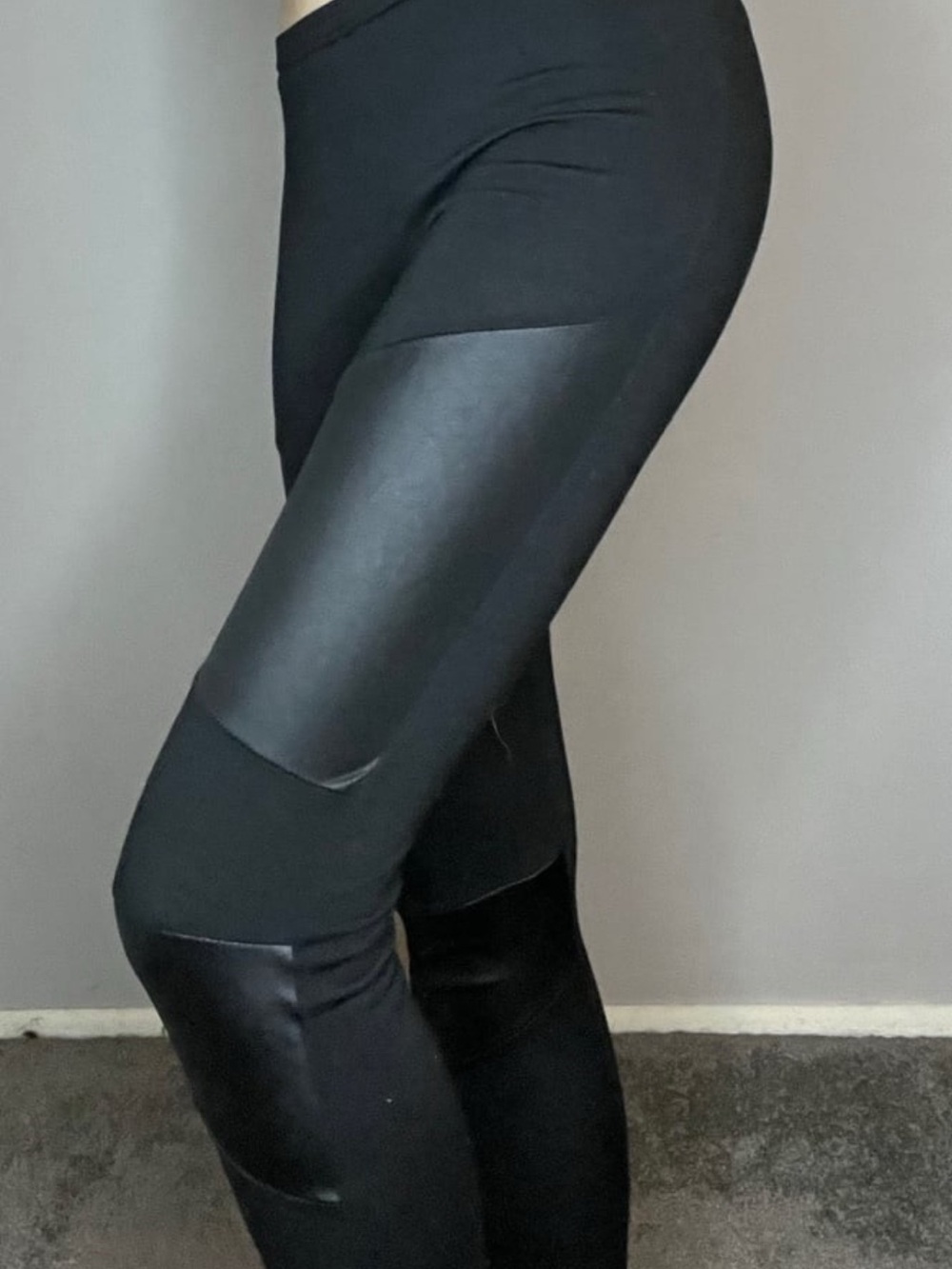 Black Faux Leather Rocker Chic Leggings, XS